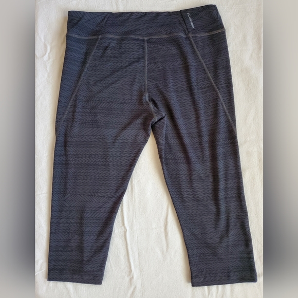 The North Face Gray Flash Dry Athletic Cropped Pants Women's Size Large - Picture 5 of 6